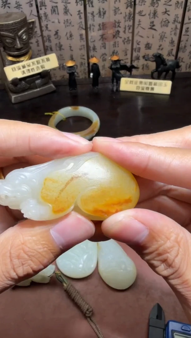 未镶嵌和田玉挂件和田玉