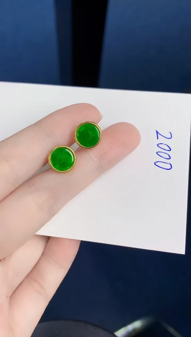 翡翠未镶嵌颈饰天然翡翠缅甸A货