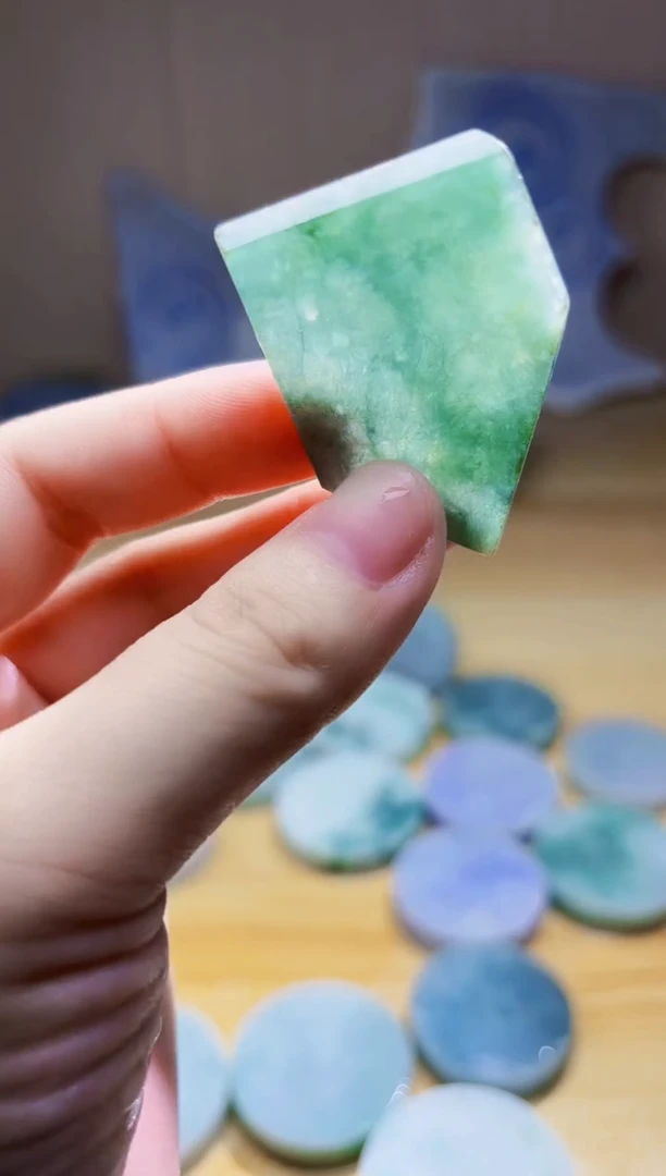 翡翠未镶嵌颈饰翡翠A货 姜谭247