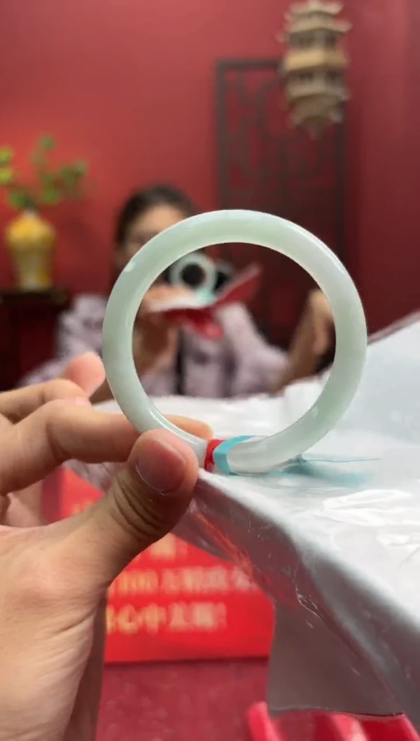 未镶嵌手镯（圆镯）翡翠翡翠手镯2