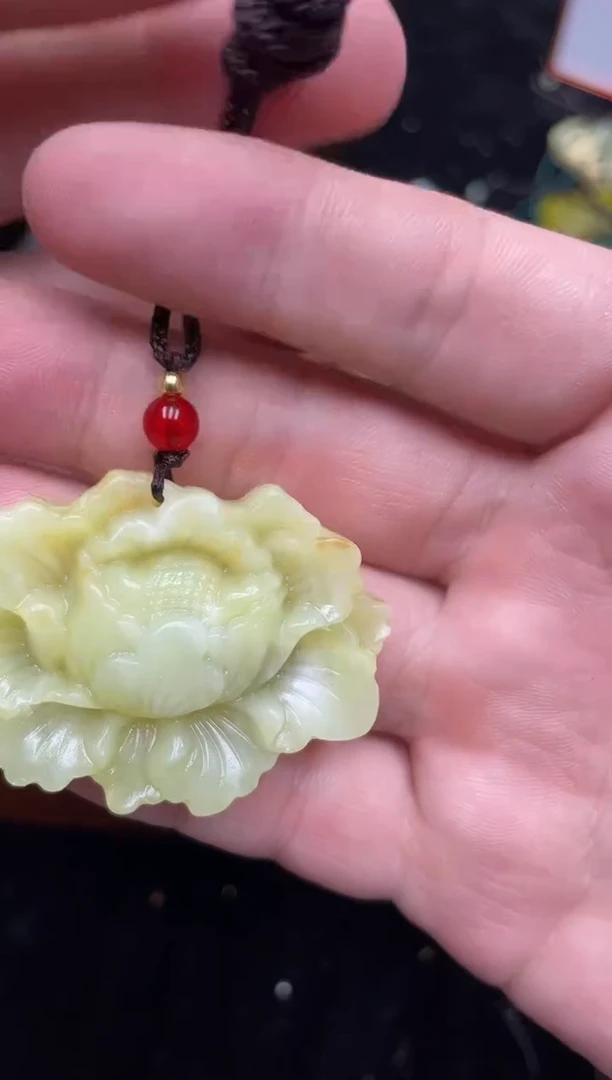 未镶嵌岫玉吊坠·