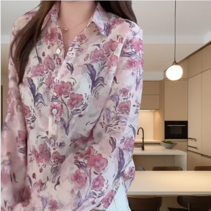 新款港风气质设计感碎花小衫女人味显白长袖衬衫LK2507291