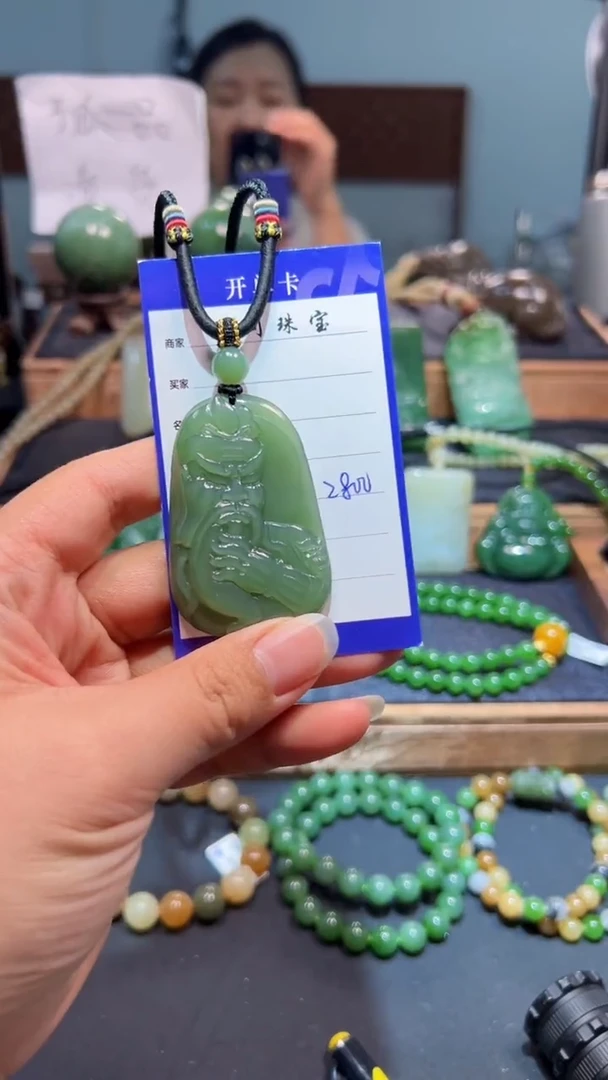 颈饰未镶嵌和田玉1