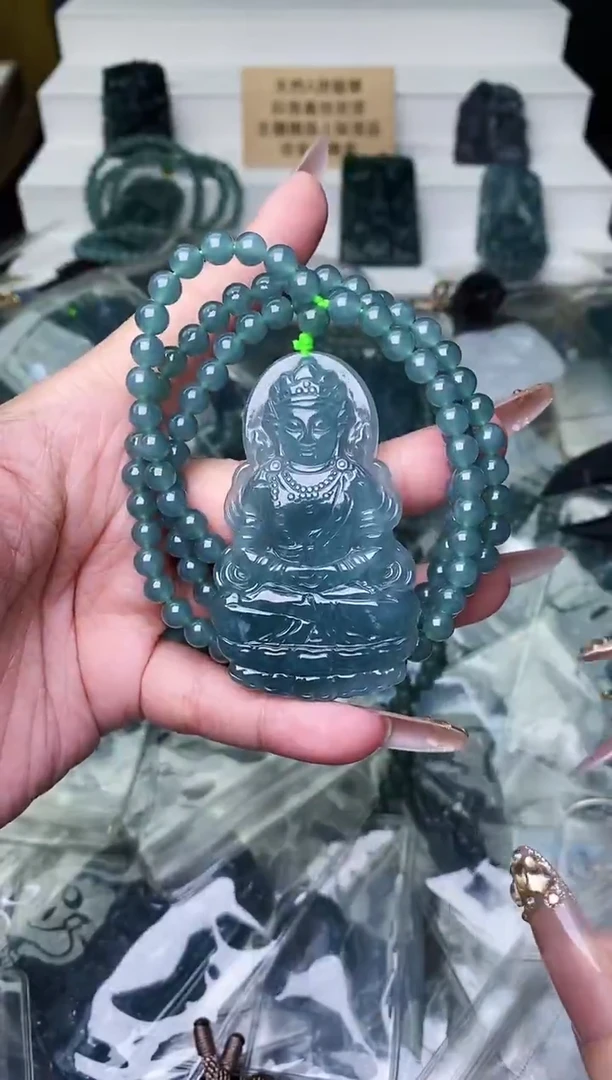 颈饰未镶嵌翡翠