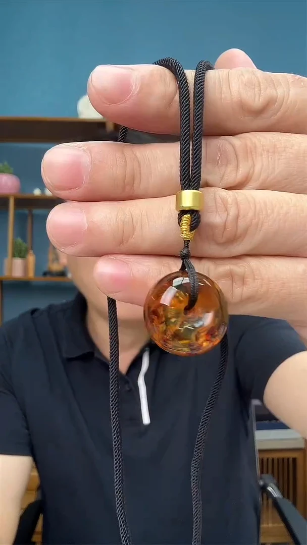 未镶嵌吊坠(赠链)琥珀微瑕介意勿拍44