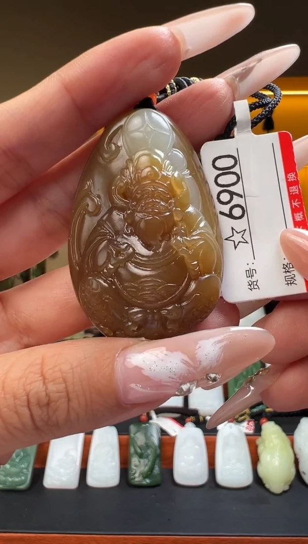 颈饰未镶嵌和田玉1