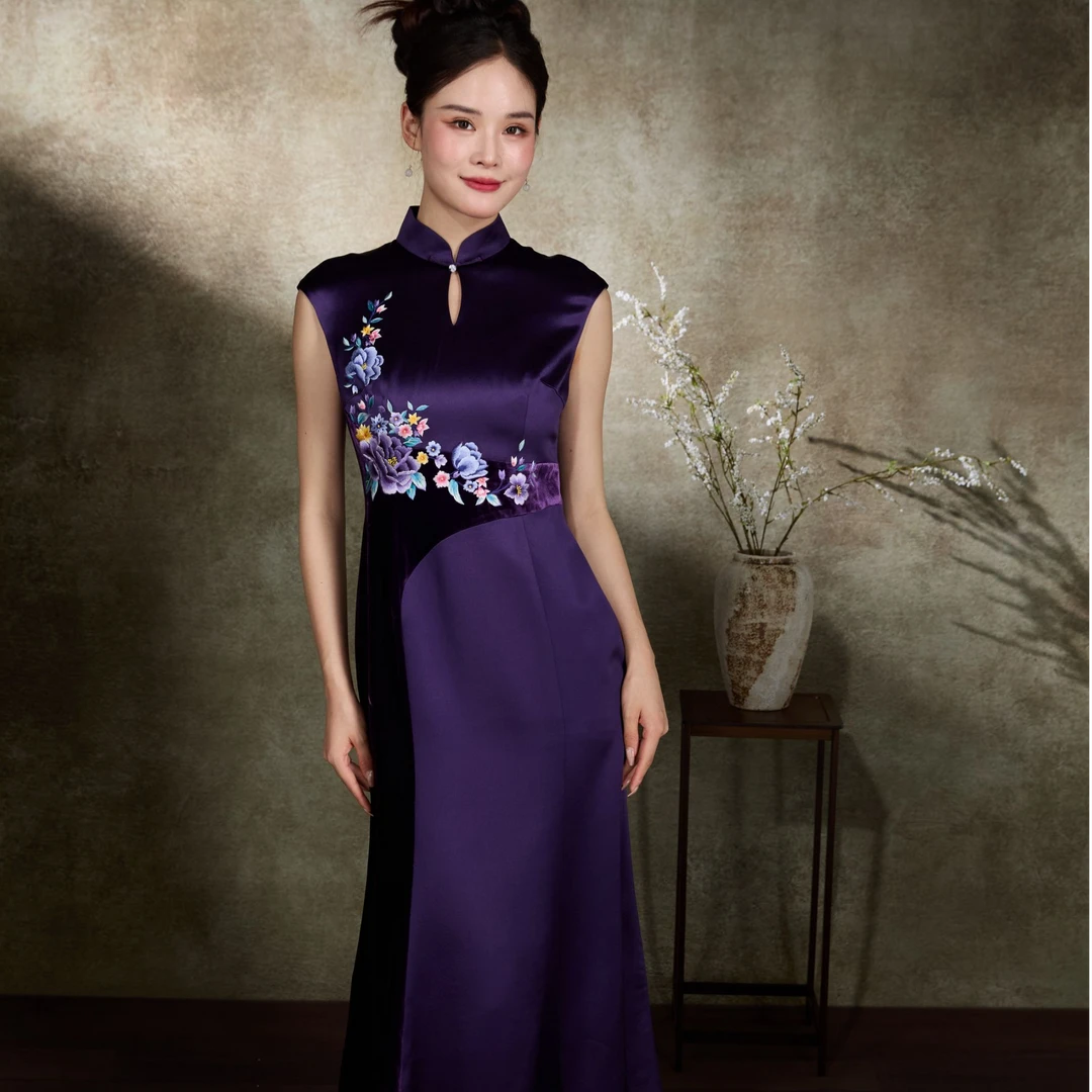 格格紫气东来-重工刺绣麻缎丝绒拼接A摆水滴领连衣裙G33BF021035