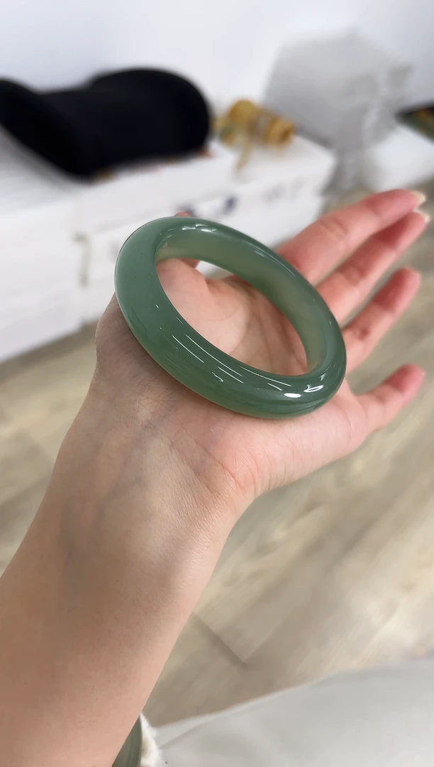 未镶嵌手镯石英质玉66-54D