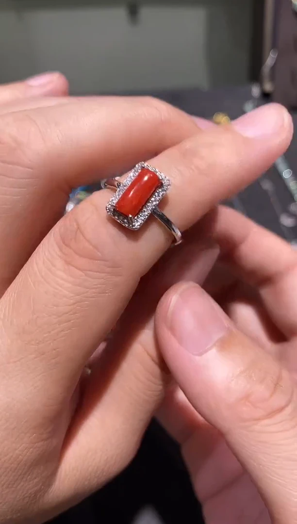 无925银海里红戒指