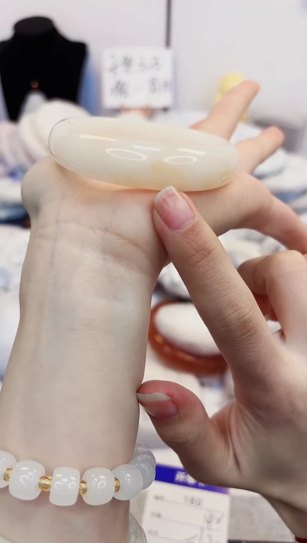 【闪购商品】石英质玉手镯未镶嵌180-财气镯圈口56