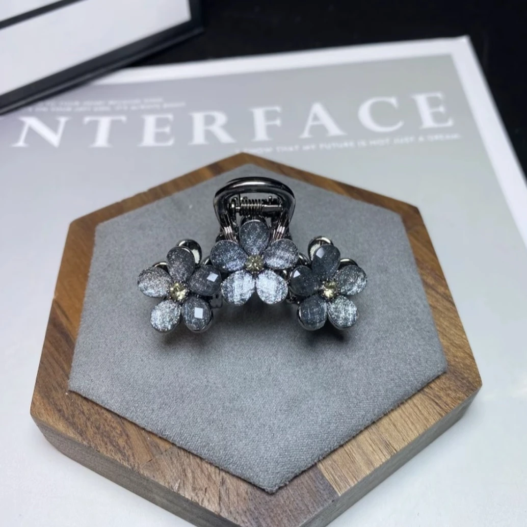 L500三朵梅花4.5厘米抓夹