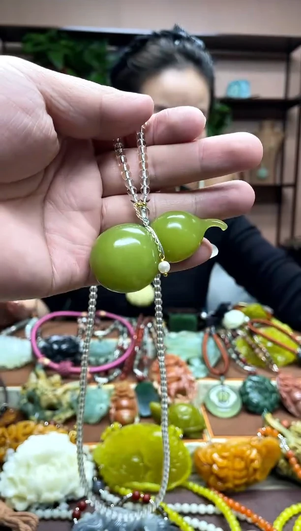 未镶嵌岫玉吊坠·