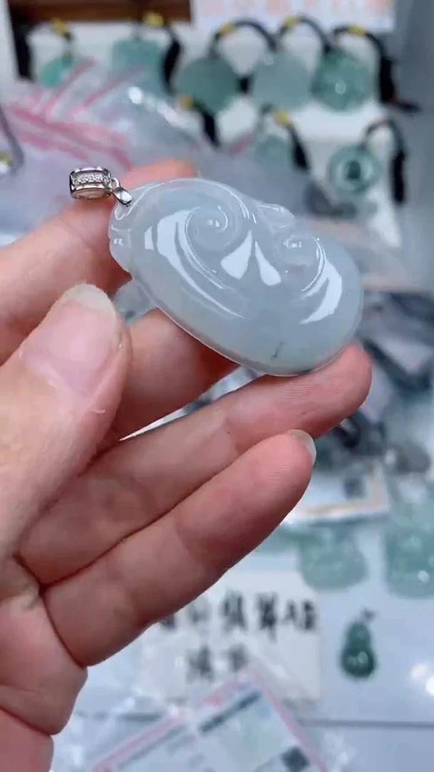 颈饰银S925镶嵌翡翠吊坠