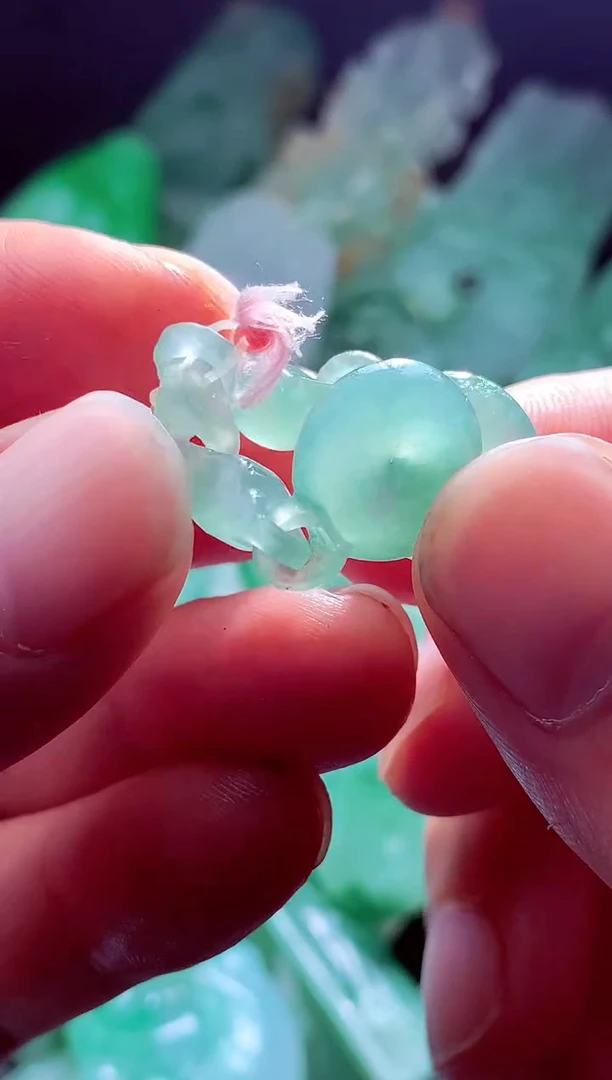 未镶嵌定制翡翠怡*?翡翠毛货定制
