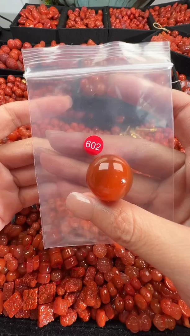 颈饰未镶嵌南红玛瑙1