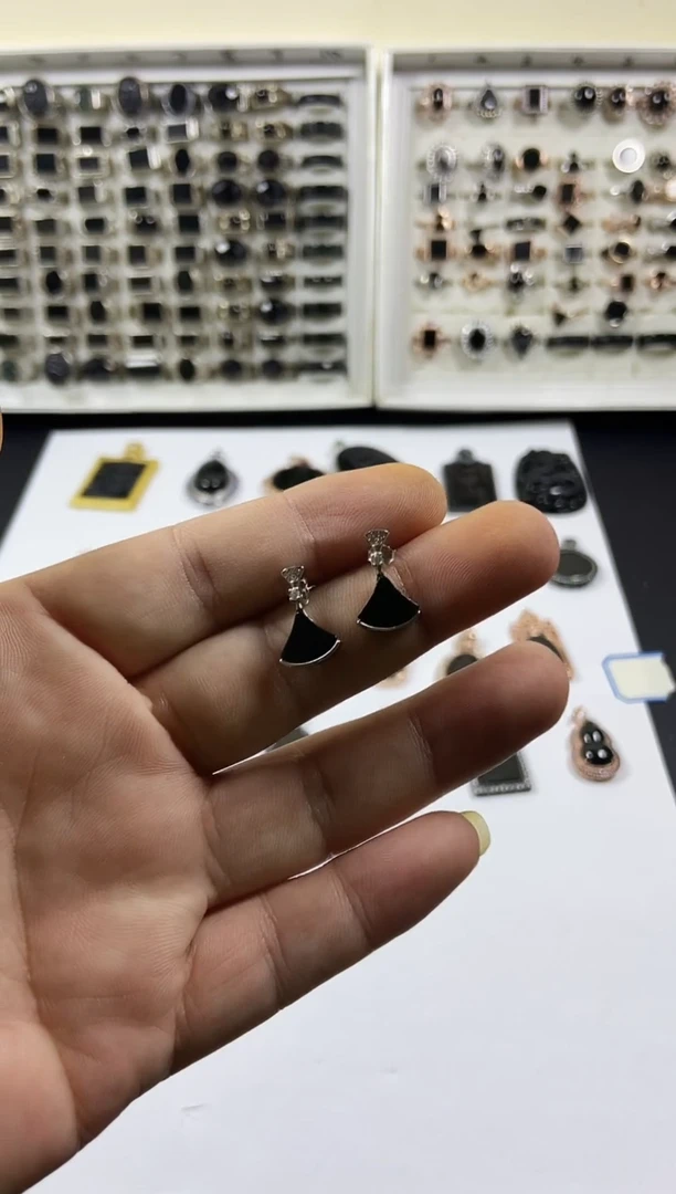 银S925镶嵌翡翠耳钉1