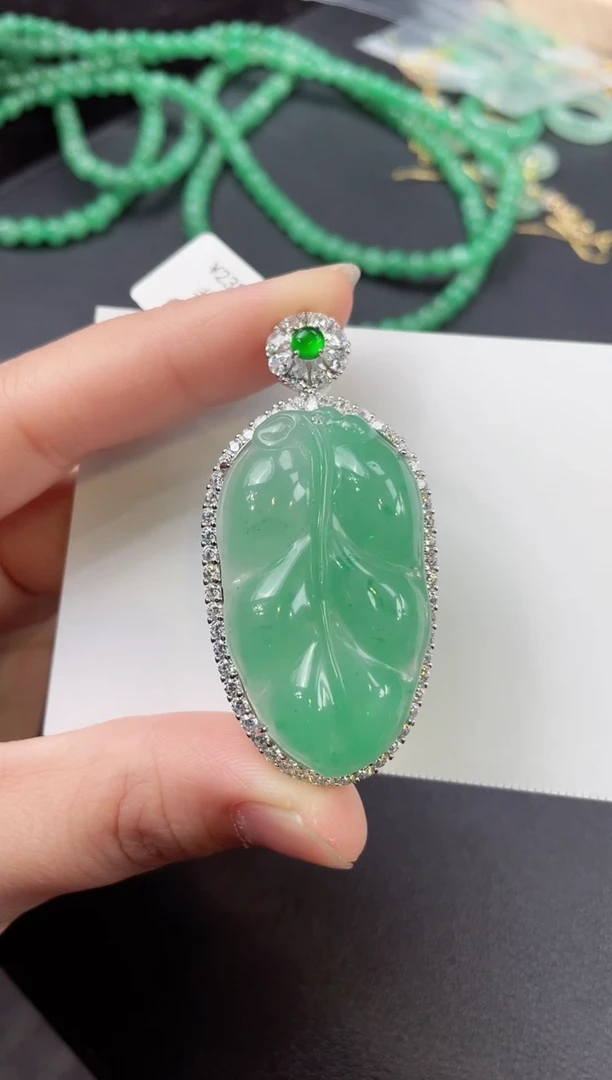 吊坠(不含链)银S925镶嵌石英质玉（非洲翠）14.190叶子