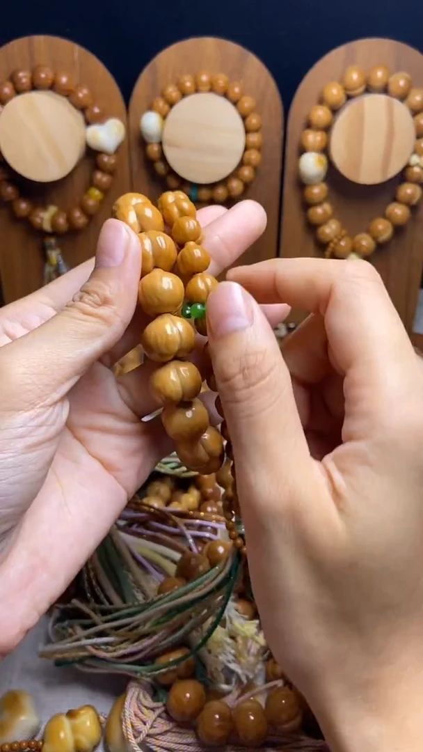 手串猴头核桃ᦦ****࿐全品聚宝盆发财黄跑环吊坠翠跑环新绿流苏