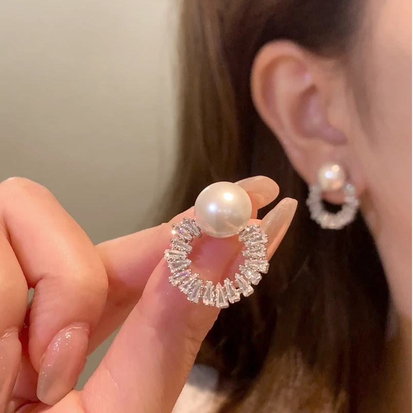 铜合金锆石耳饰 秋冬轻奢爆闪锆石珍珠耳环女气质百搭耳针耳饰