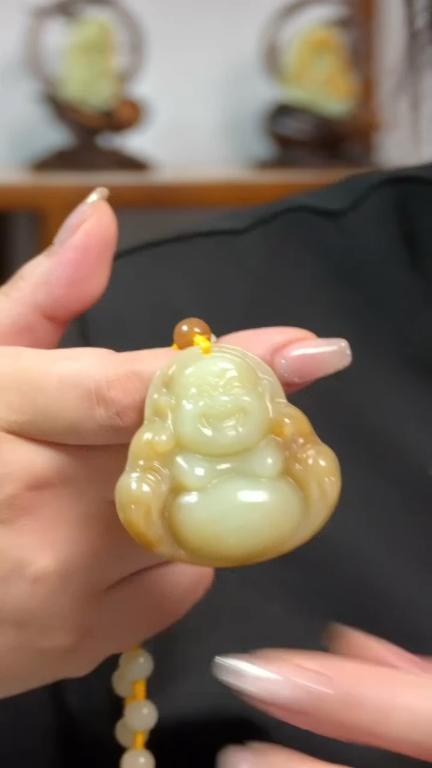 和田玉未镶嵌颈饰佛公