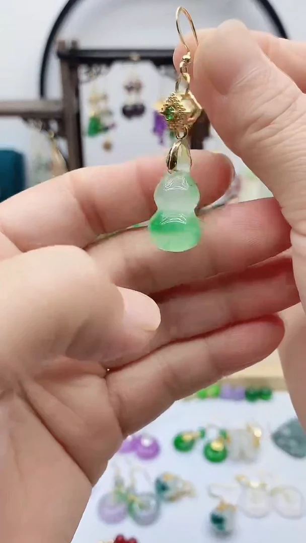 14K金镶嵌石英质玉（天山翠）耳饰206