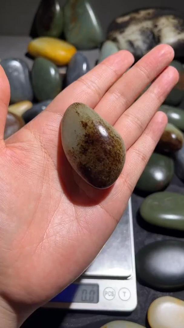 和田玉未镶嵌颈饰用****7和田玉