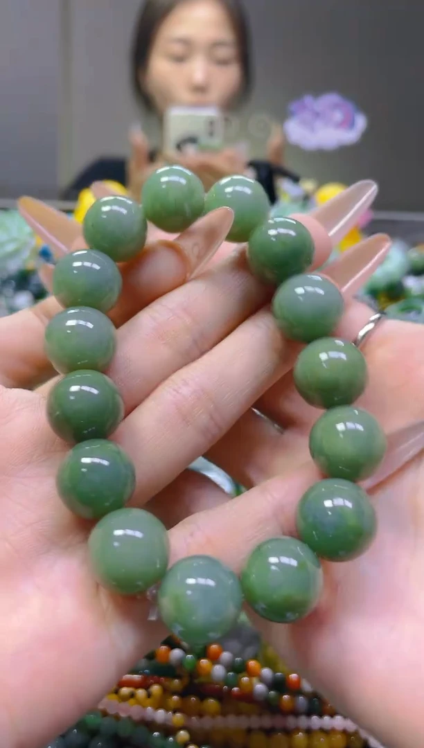 翡翠未镶嵌颈饰13MM/U/翡翠A货，一件也是批发价