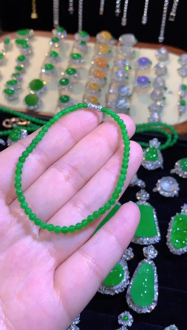 18K金镶嵌手链翡翠高冰满绿小米珠手链