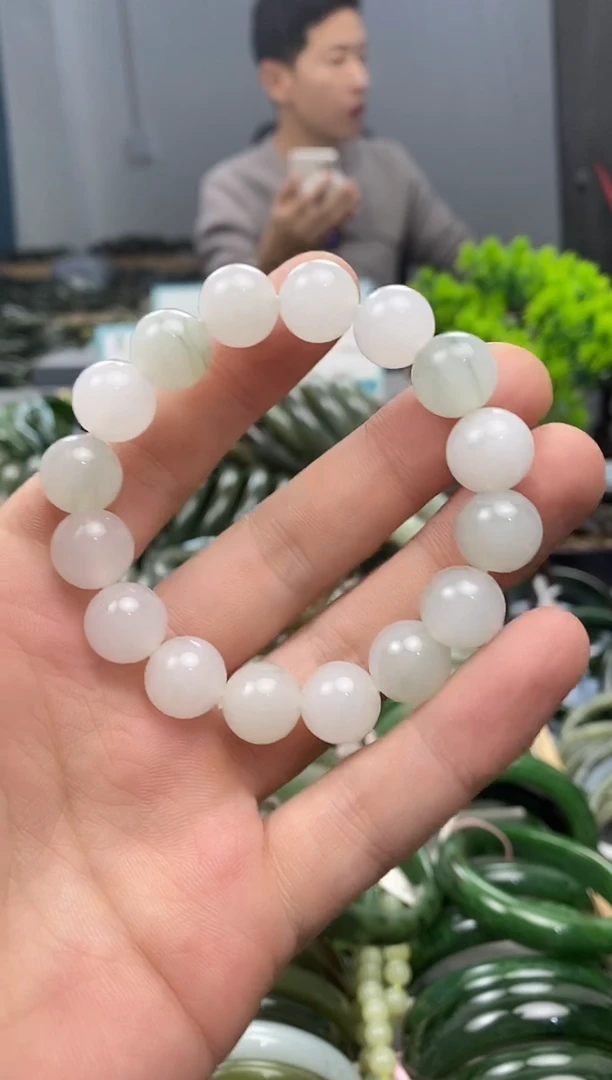 未镶嵌手镯透闪石质玉12mm