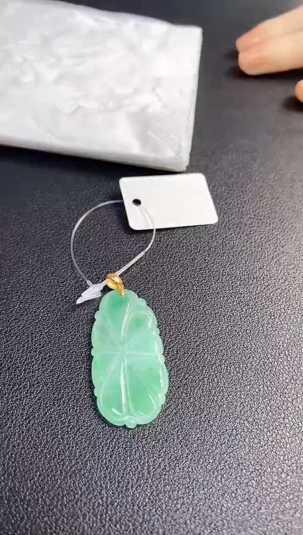吊坠(不含链)18K金镶嵌翡翠儿***学荷花