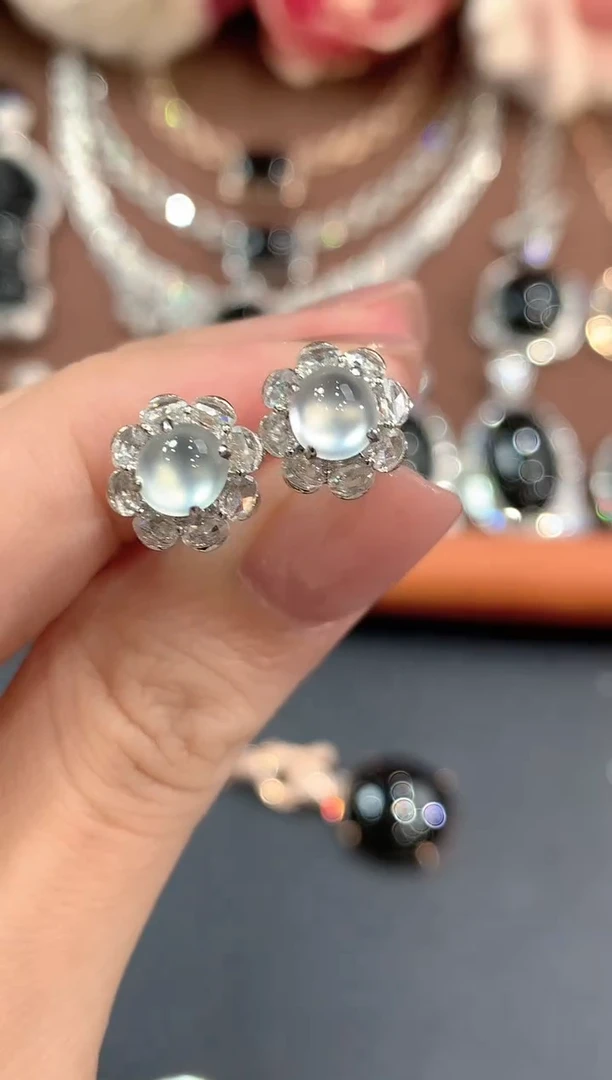 18K金镶嵌翡翠耳饰a231