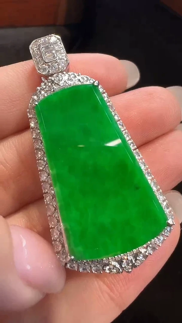 吊坠(不含链)18K金镶嵌翡翠AL6