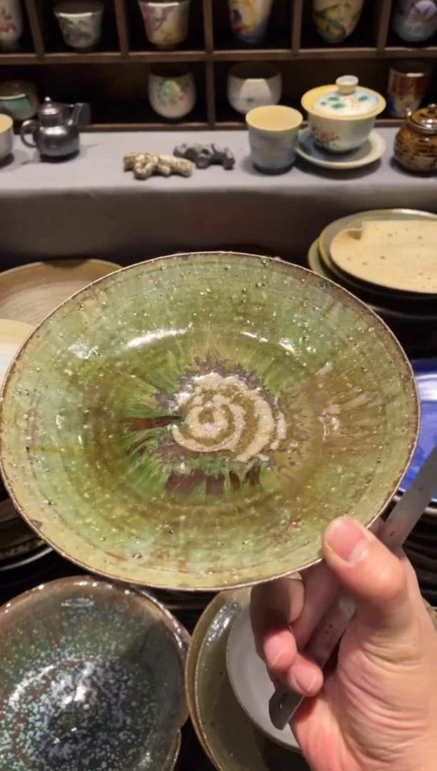 【闪购商品】瓷片898  粗陶绿高足菜盘1个