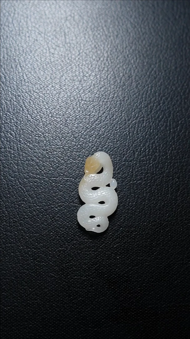 【闪购商品】和田玉颈饰未镶嵌蛇