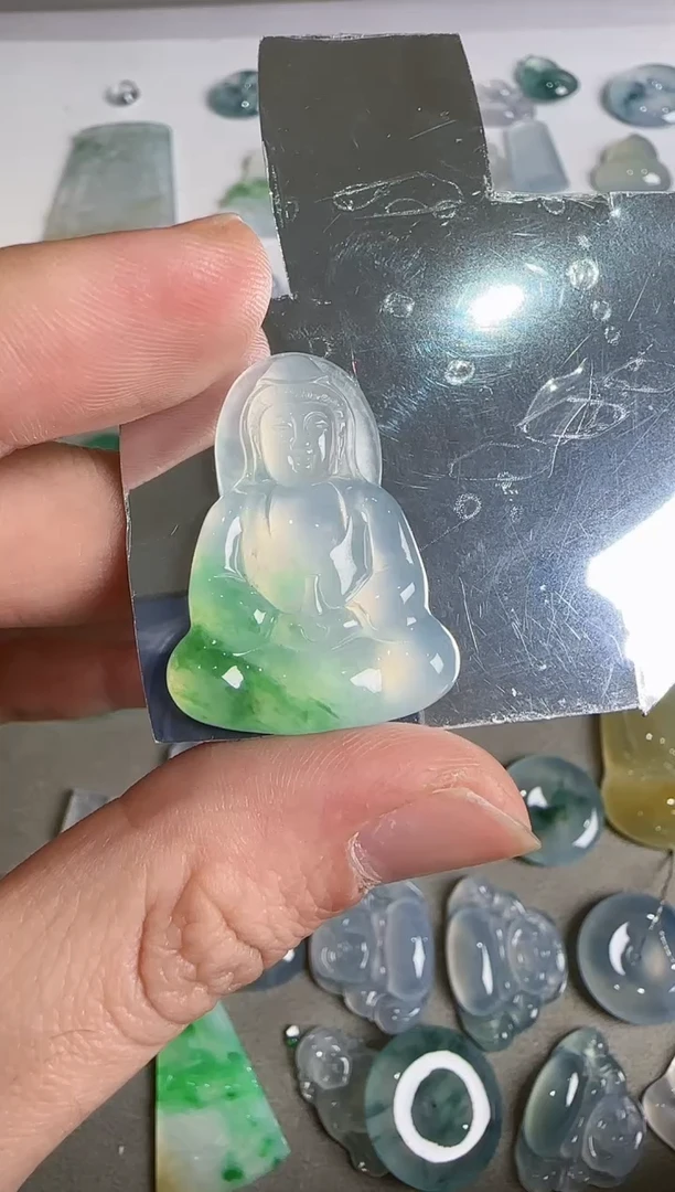 吊坠(不含链)未镶嵌翡翠.