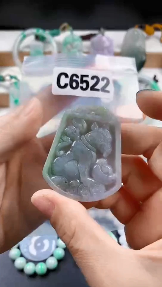 颈饰未镶嵌翡翠天然翡翠吊坠挂件