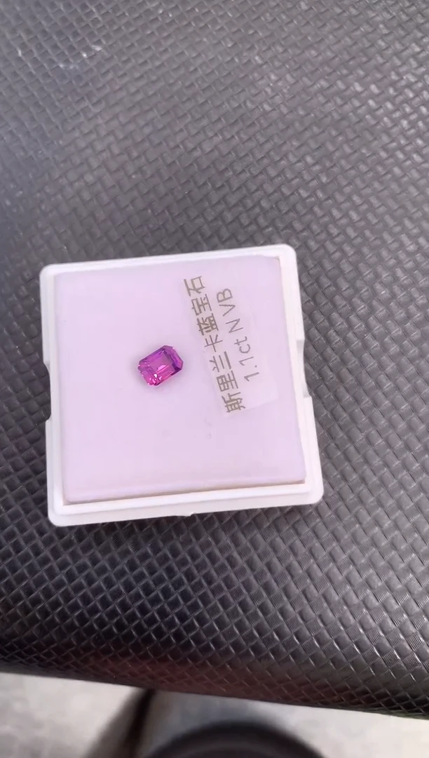 裸石蓝宝石天然无烧紫色蓝宝石