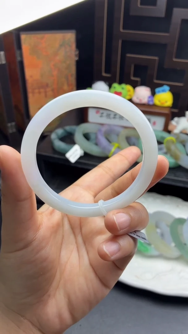 未镶嵌手镯定制翡翠特色白冰胶美美镯56-57-1
