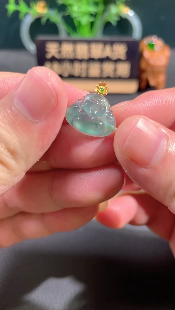 颈饰18K金镶嵌翡翠翡翠