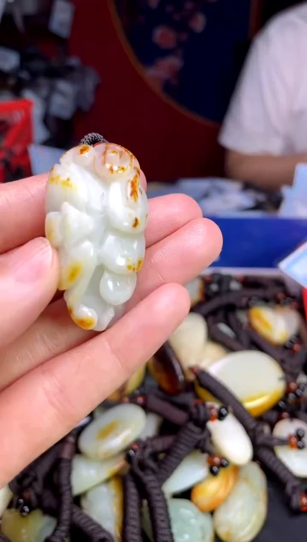 和田玉未镶嵌颈饰1