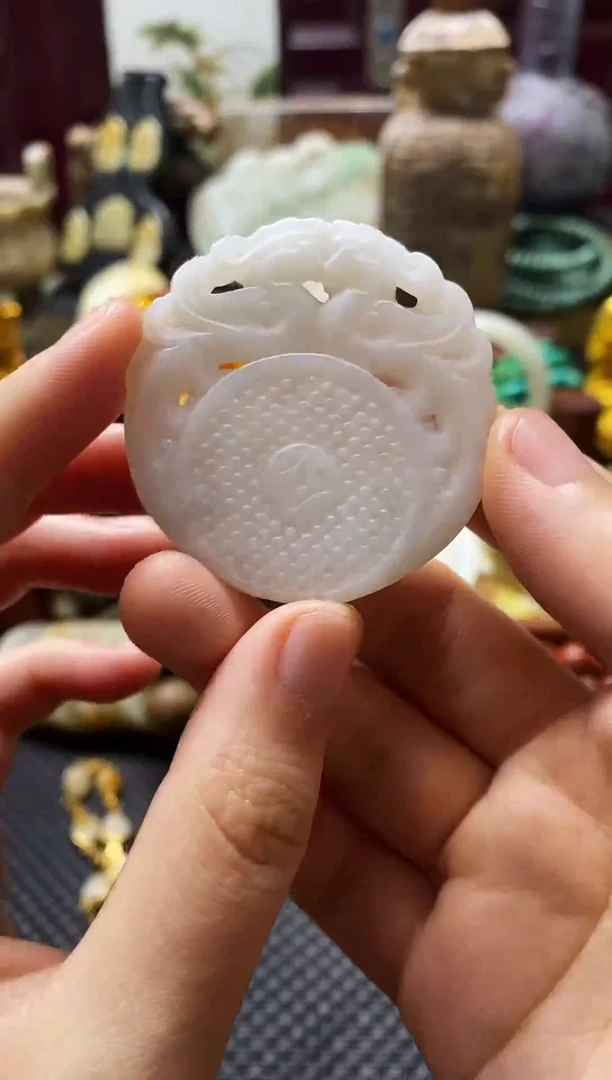 未镶嵌和田玉挂件1个