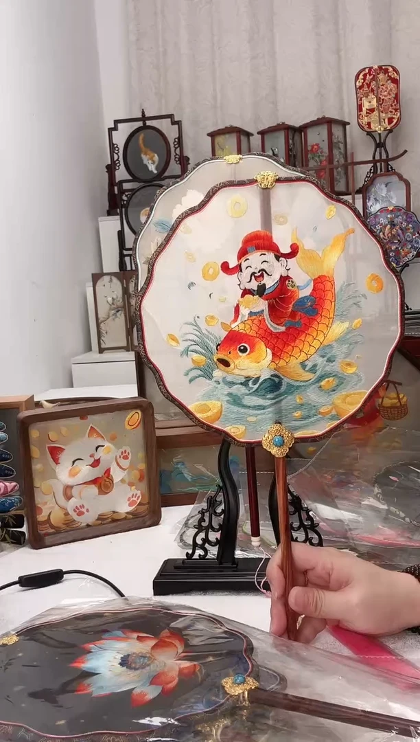 扇子苏绣作品手工团扇
