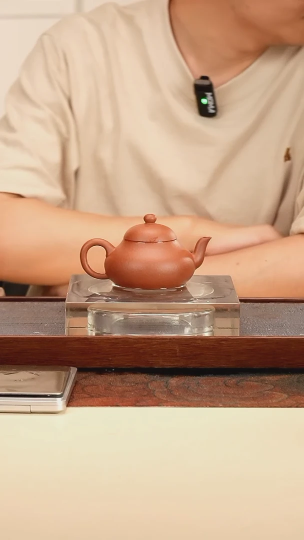 茶壶紫砂梨形130cc老宕口清水泥
