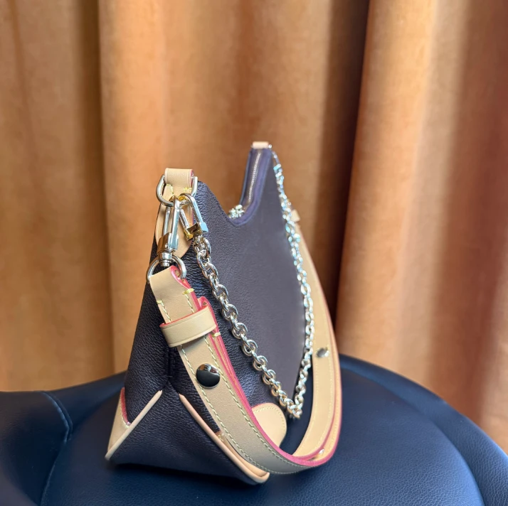 【RR】新款时尚百搭真皮斜跨单肩牛角包【真皮女包包】高货11