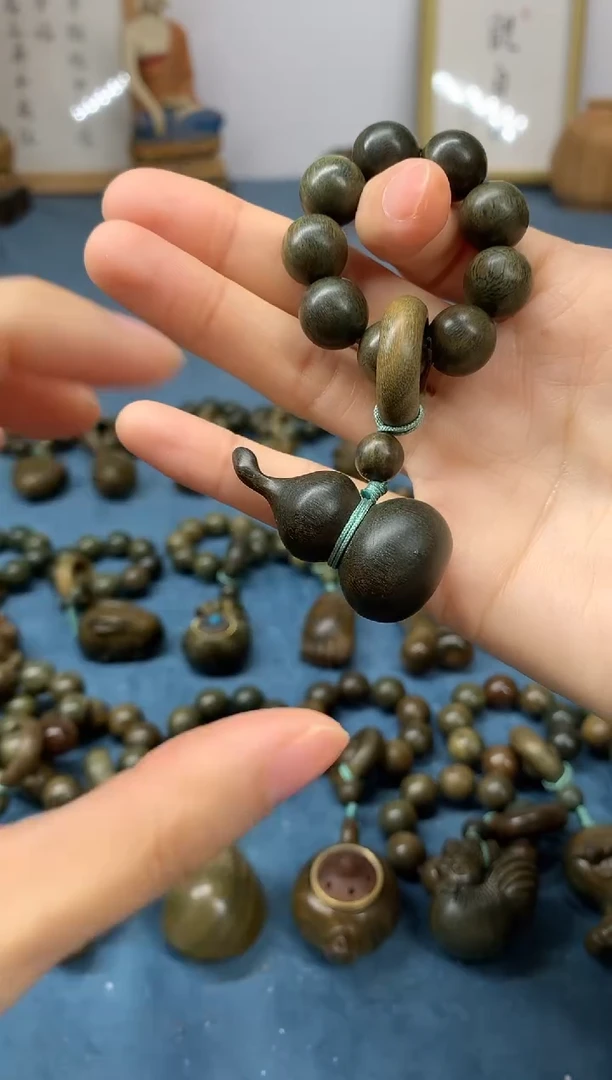 【闪购商品】维腊木（绿檀）把件葫芦 盘玩件