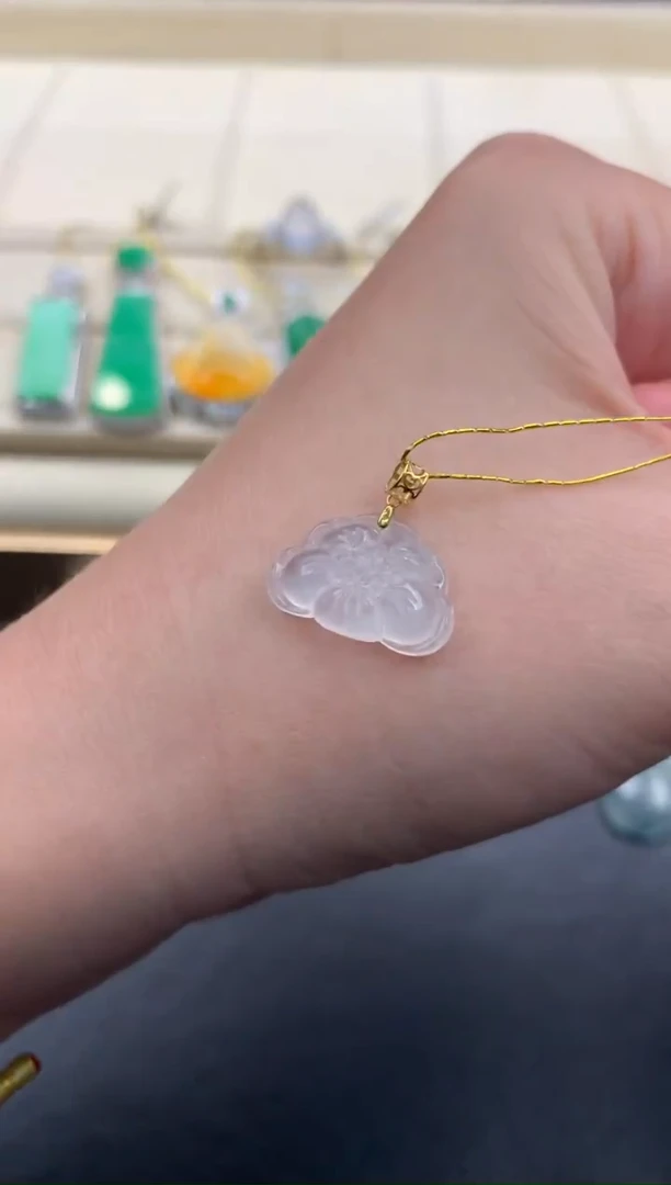 翡翠18K金镶嵌颈饰Q76