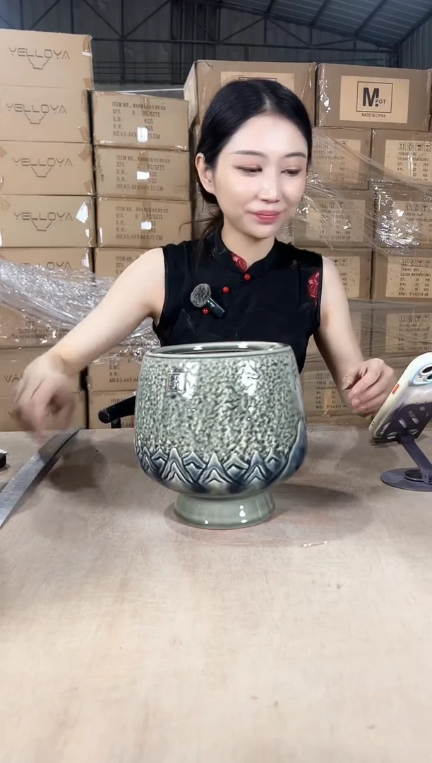 奖杯高脚裂纹灰色15x18