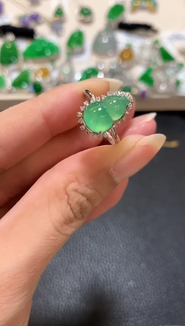 翡翠戒指18K金镶嵌m113