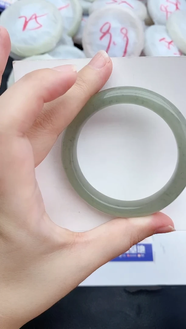 石英质玉手镯未镶嵌103+54.5