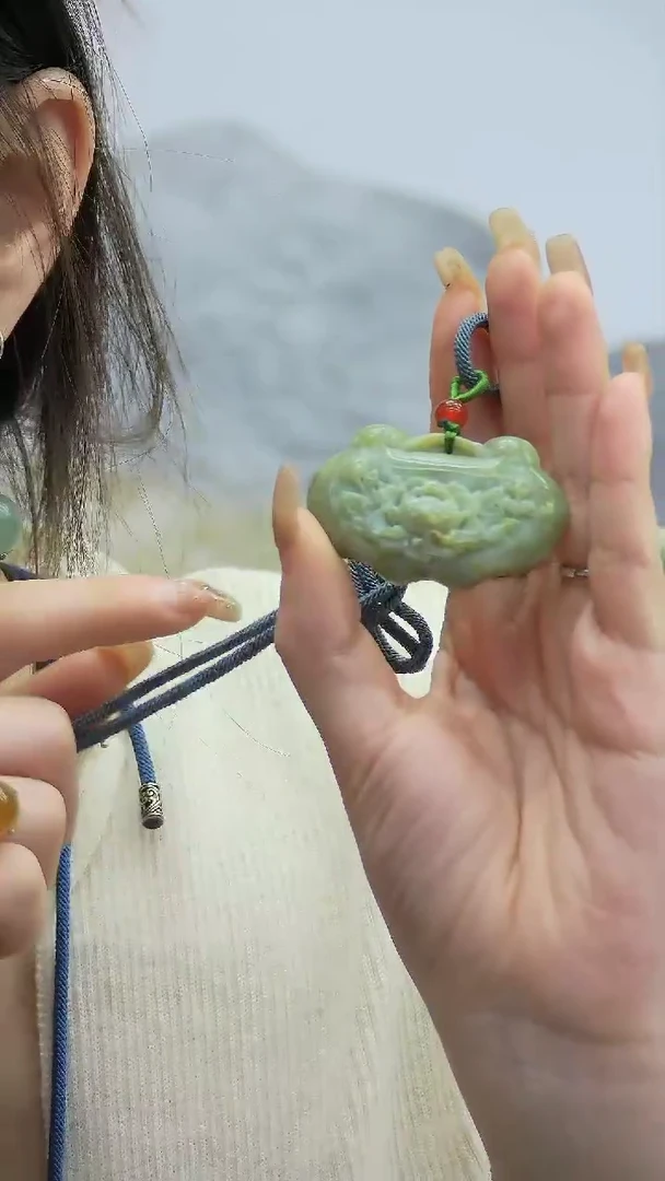 【闪购商品】蛇纹石玉颈饰未镶嵌挂件